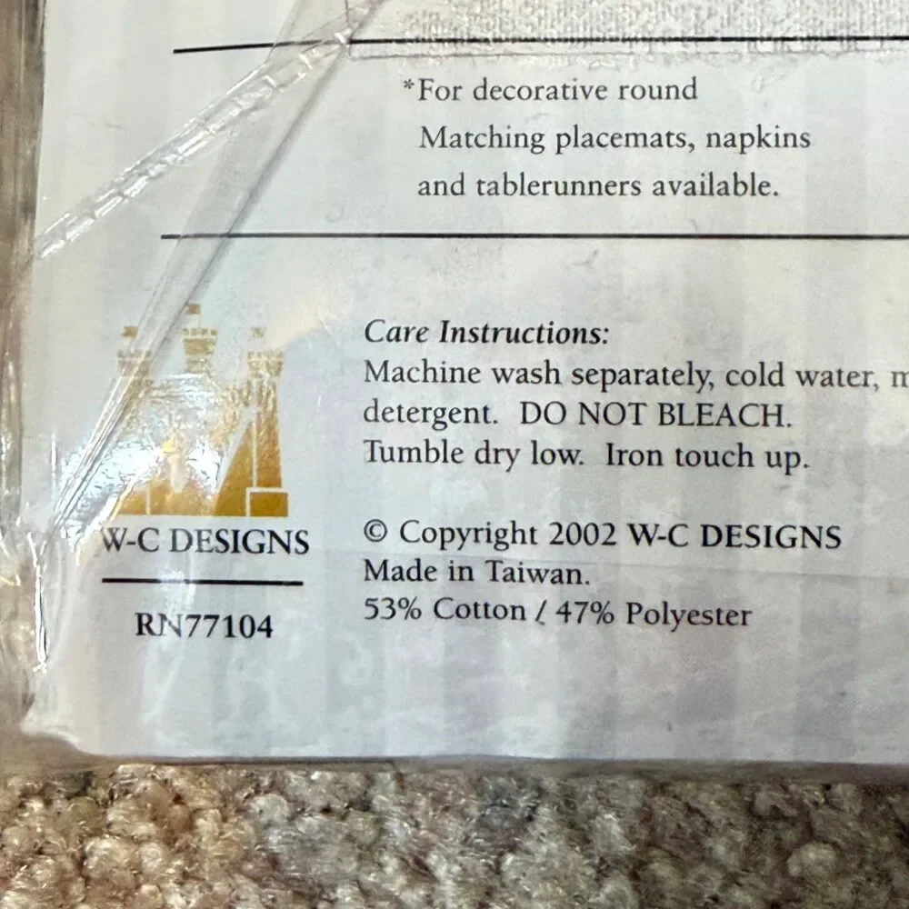 Vintage Wilton Court Winter Bouquet Christmas Tablecloth 60x118 NIP